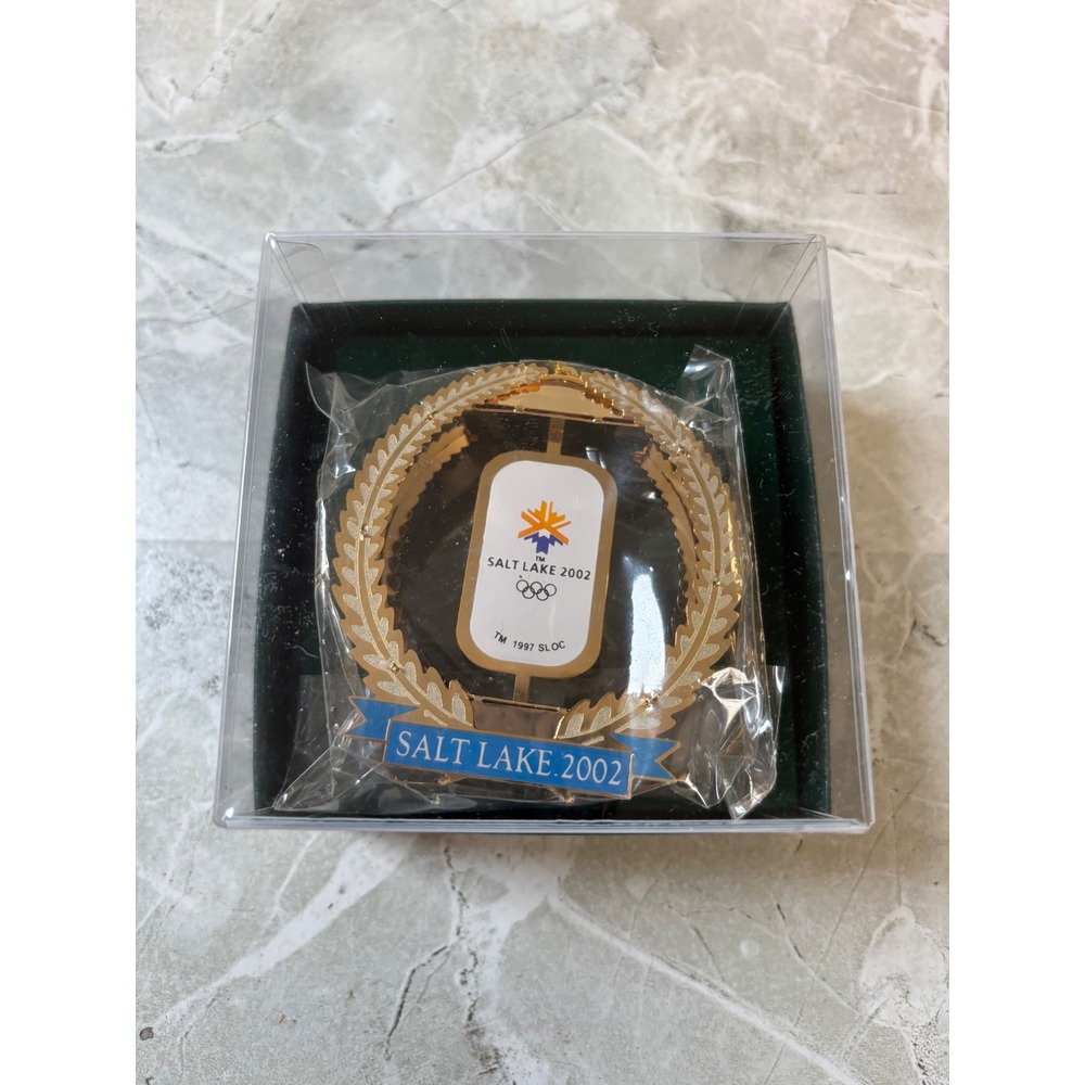 Salt Lake 2002 Olympic Winter Games Laurel Wreath Ornament Gold Tone Collectible